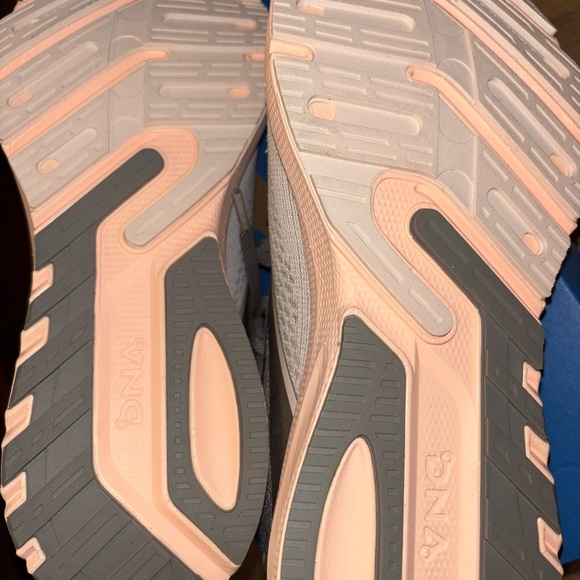 Brooks Launch 10 Gray and Peach Sneakers - Picture 5 of 5